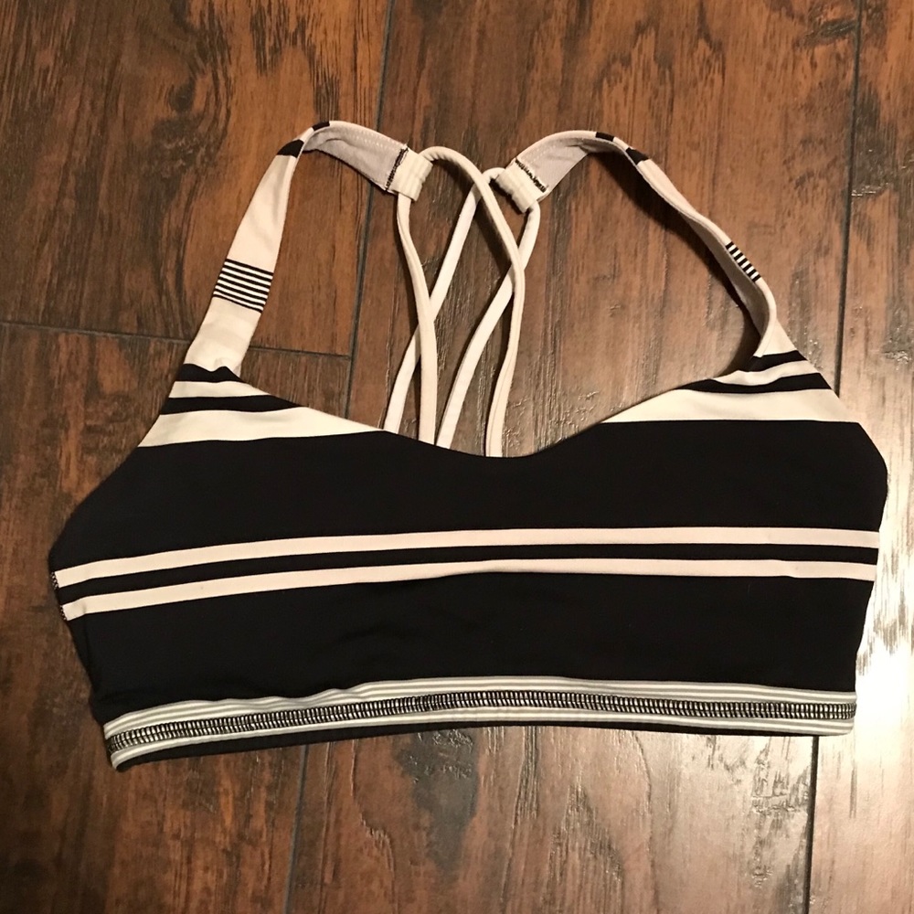 Lululemon Free to Be sports Bra 6 Black & White